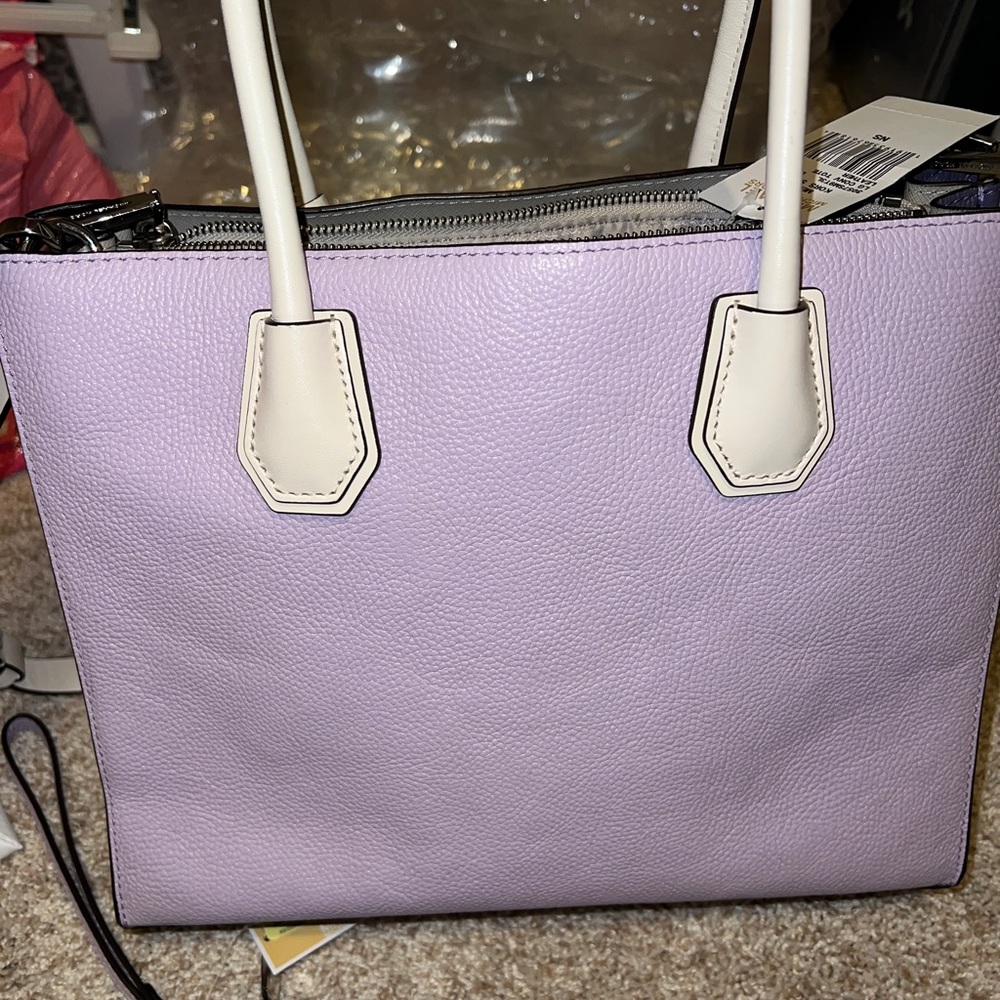 MK Large Mercer tote w/ matching wallet ! - Picture 5 of 6